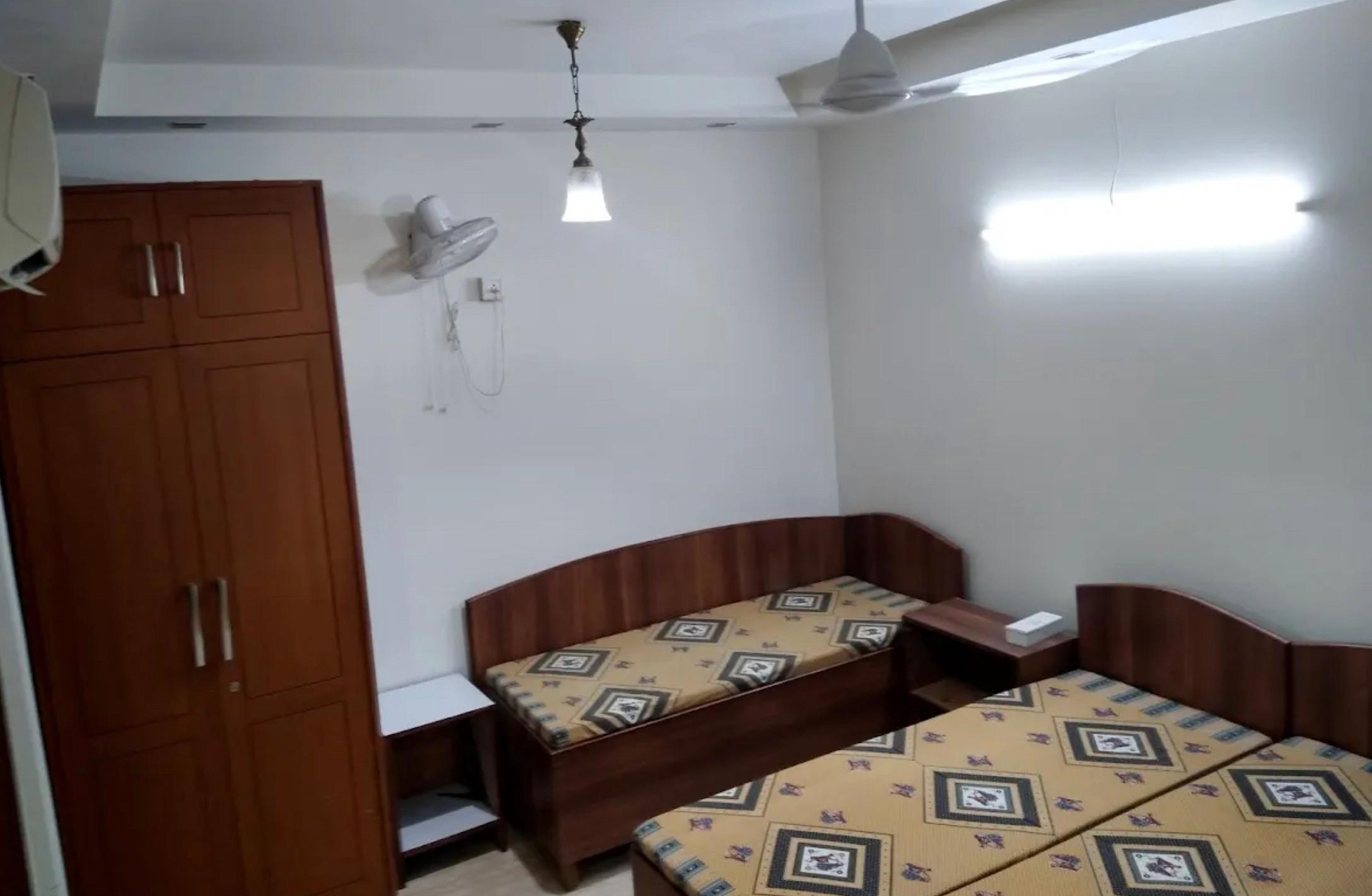 Bellmore stay - Image 1