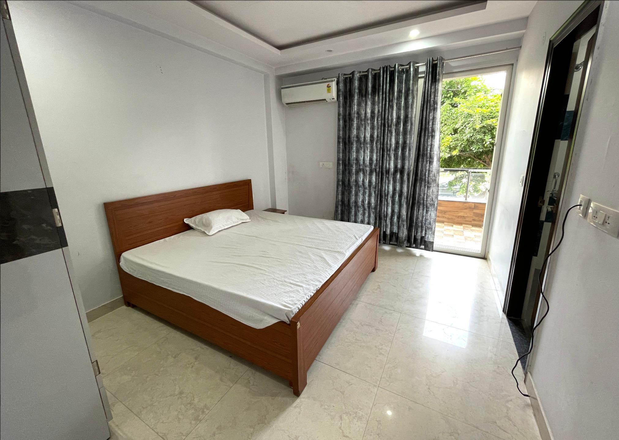 silver oaks - Image 1