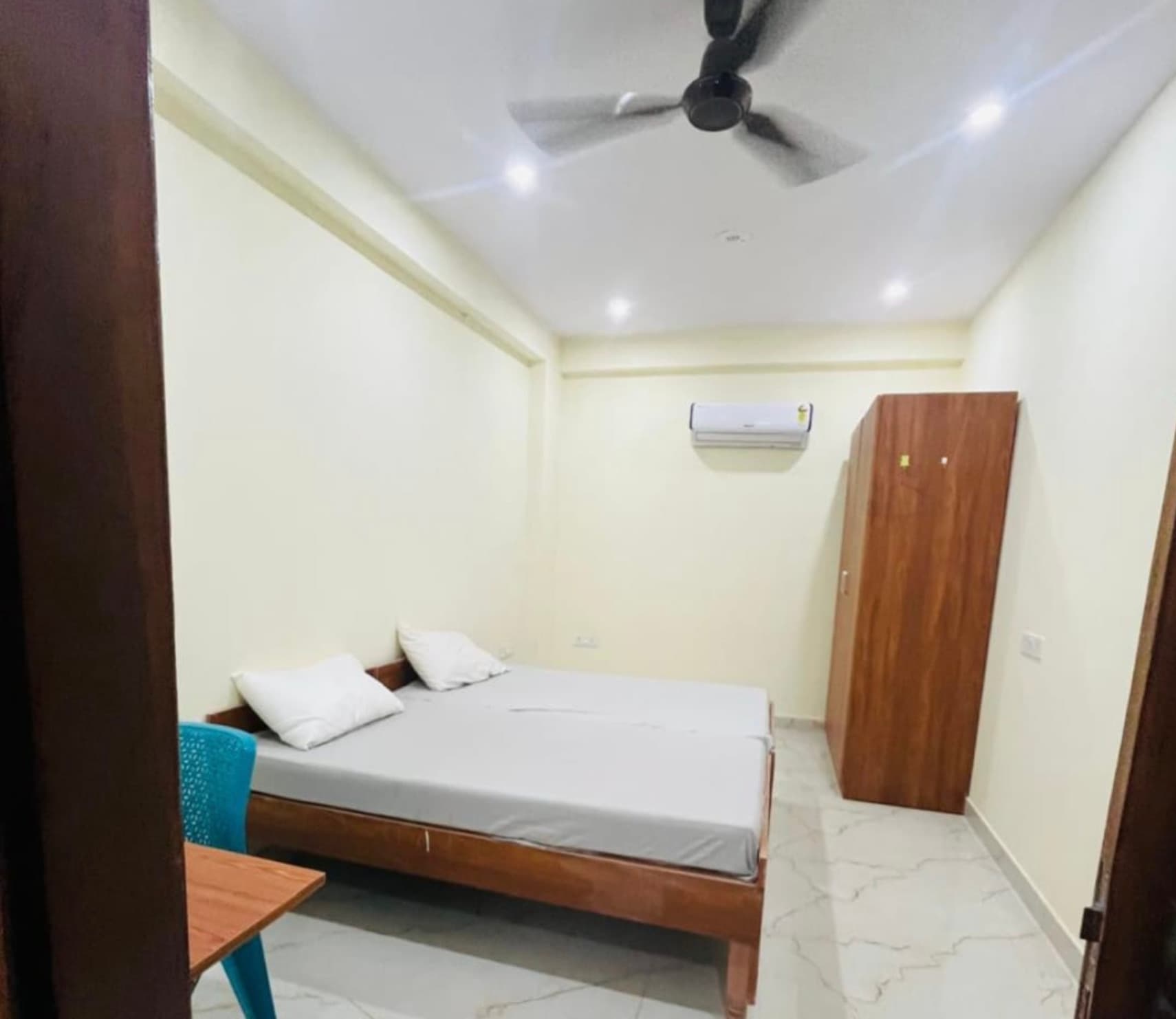 Amahi Suites Girls PG - Image 1