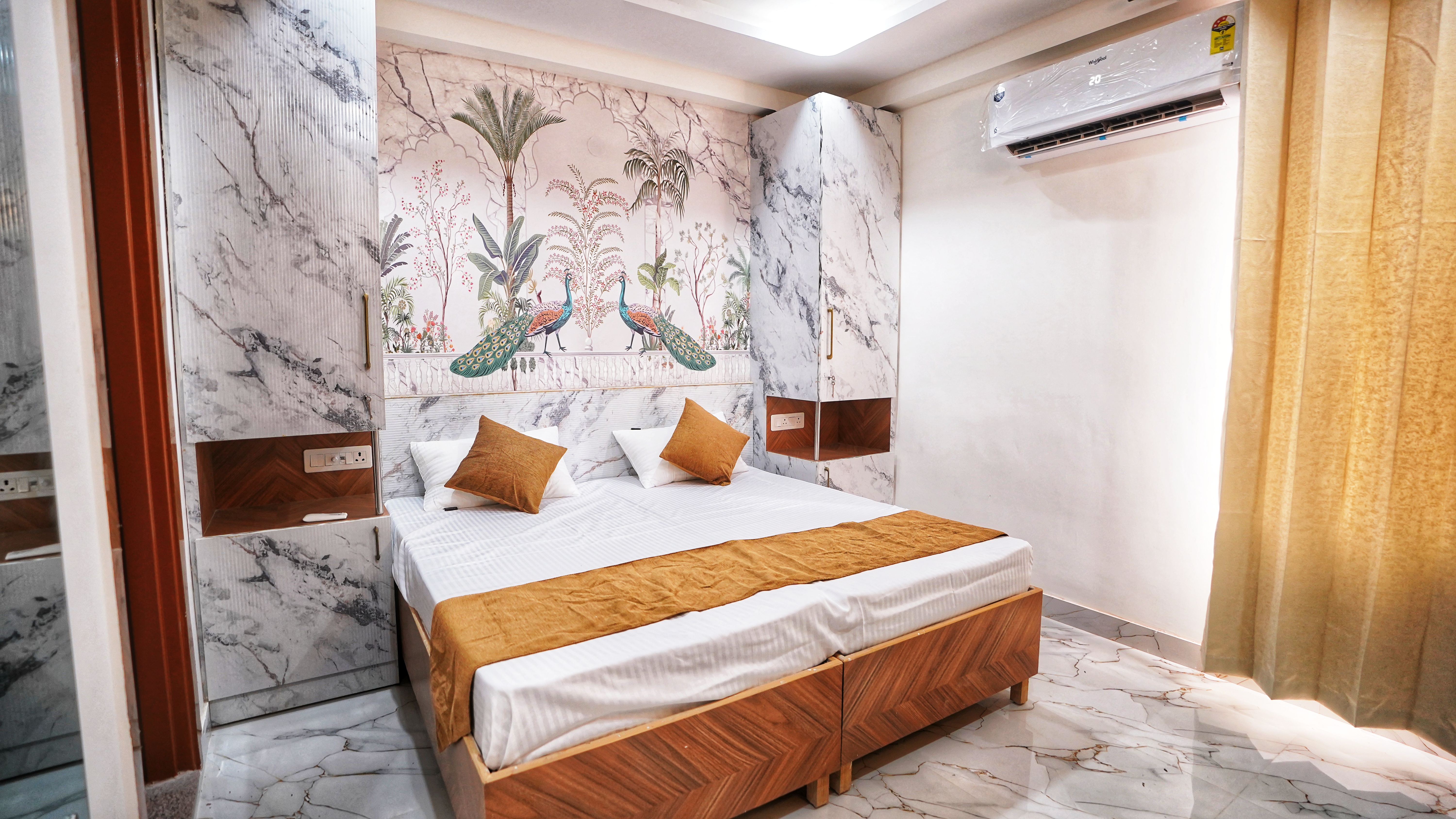 Anvi Residency - PG in Sector 22 Gurgaon For Girls - Image 1